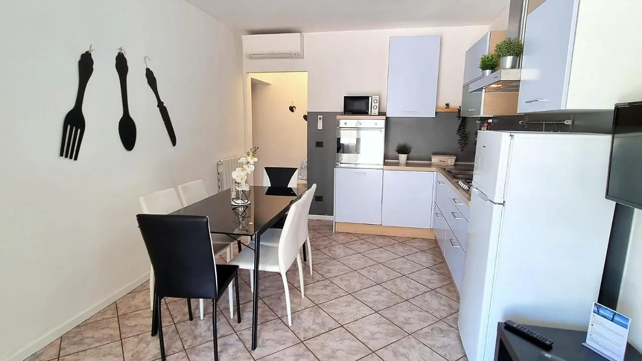 Relax Apartments Ev 0*, Castelnuovo del Garda Italy