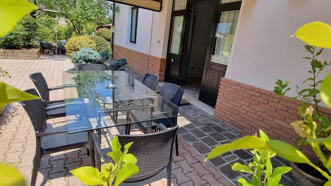 Relax Apartments Ev 0*, Castelnuovo del Garda Italy