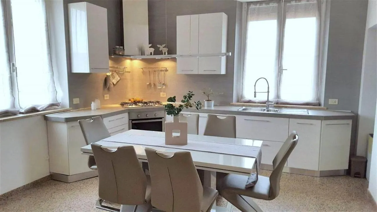Relax Apartments Ev 0*, Castelnuovo del Garda Italy
