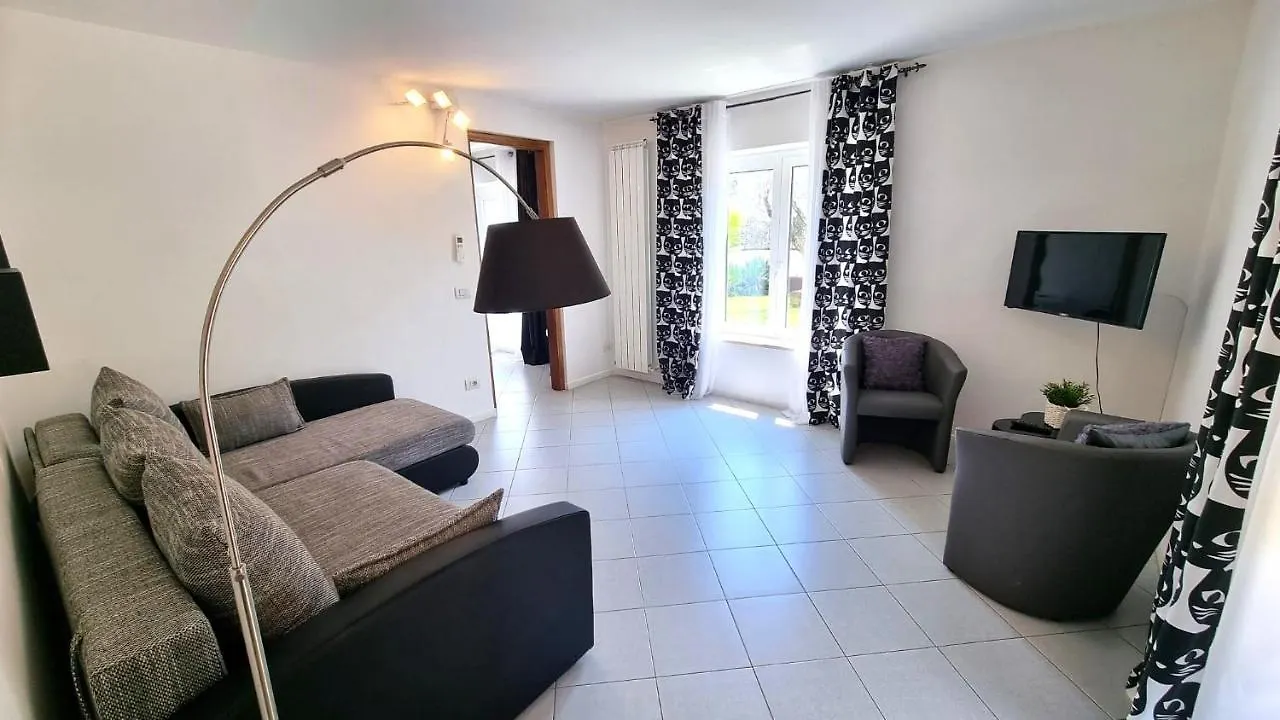 Relax Apartments Ev イタリア