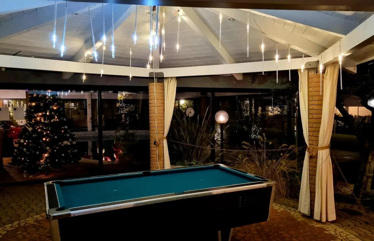 Relax Apartments Ev  カステルヌオーヴォ・デル・ガルダ